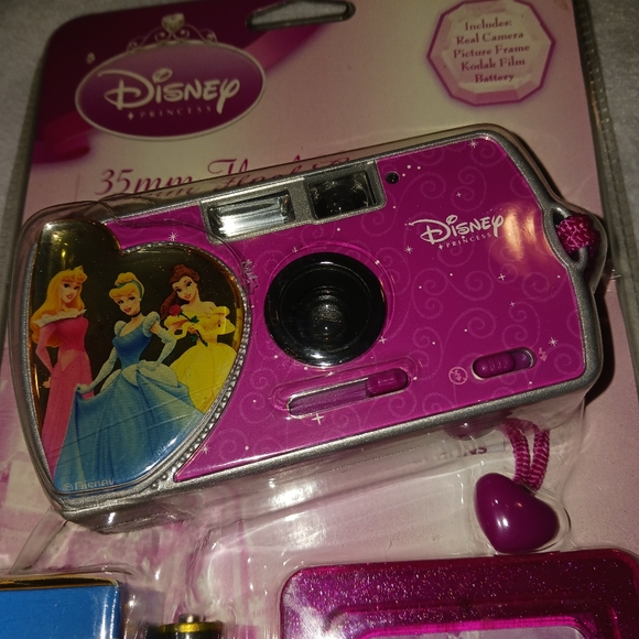 NWT! Disney Princess Kodak Camera with film - Picture 6 of 11